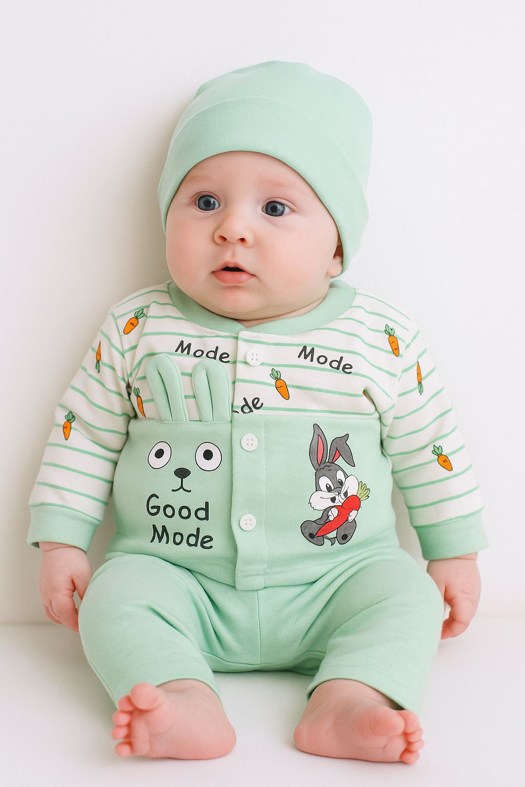 3-Piece Baby Outfit Set – Soft Dress with Cap (0-3 Months)